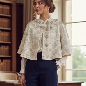 Beaded Silk Lined Caplelet Style Cropped Cream Blazer Size 6 Luxury Old Money